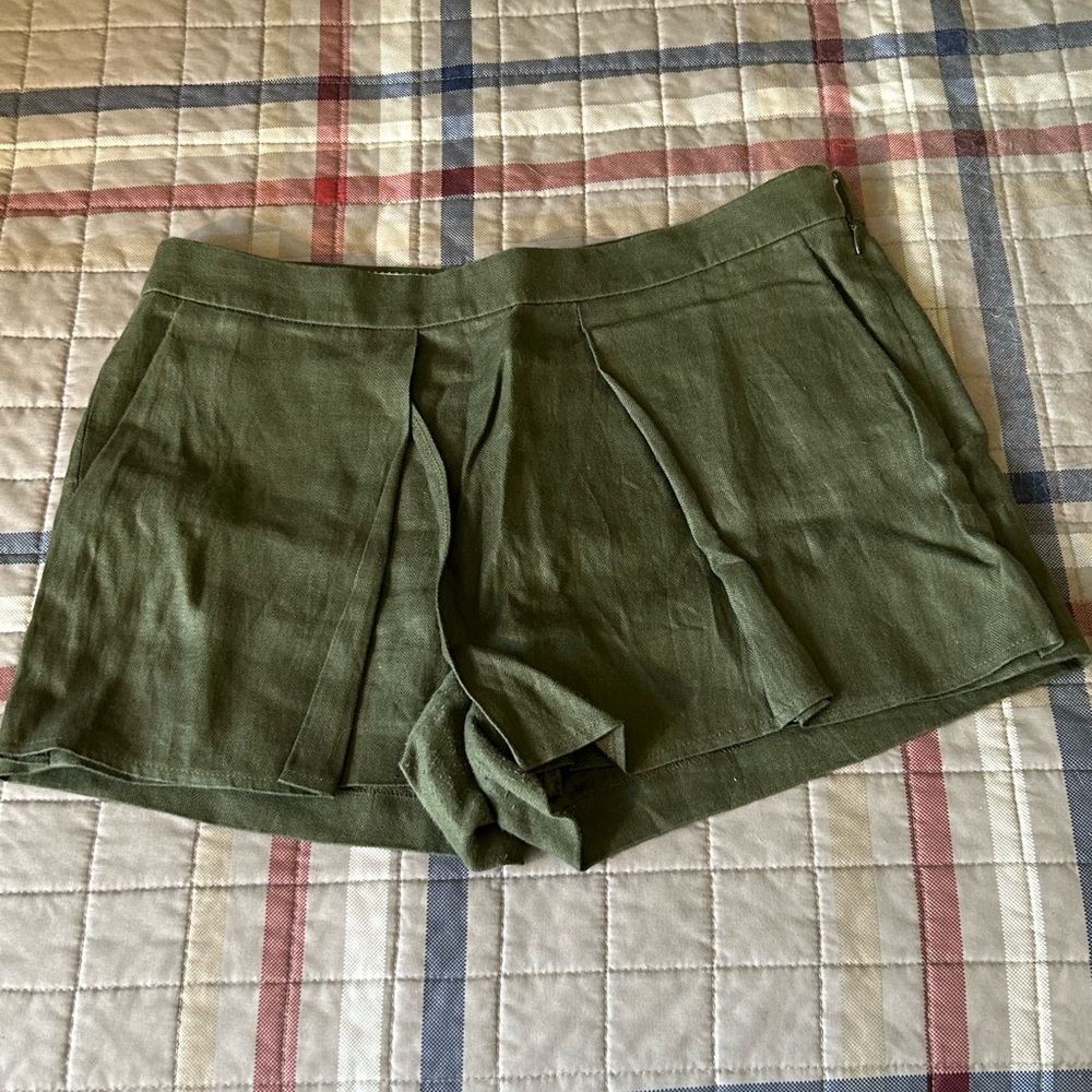 Women's Green linen Shorts